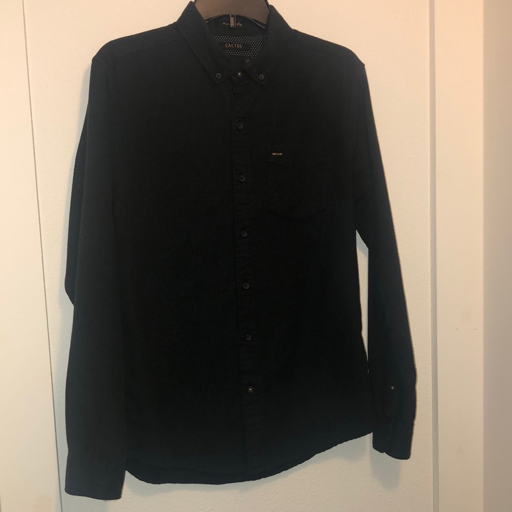 (Free with a purchase of 2 items)Men’s Small Black Sleeve Button Down Shirt